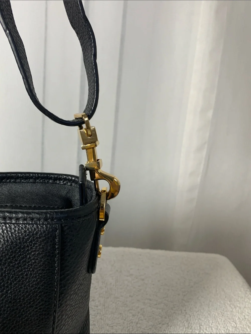 GUC Tory Burch Amanda Satchel L 13” x H 8” x D 4” Drop 18”